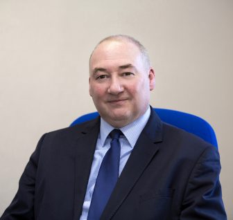 Congratulations! Yorkshire agent celebrates 40 years with the same firm