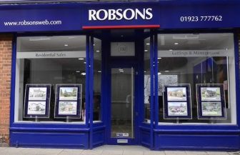 Estate agent awarded £21,000 after complaining about ‘low status’ desk